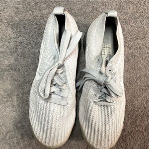 I’m selling this because my sister grew out of them.